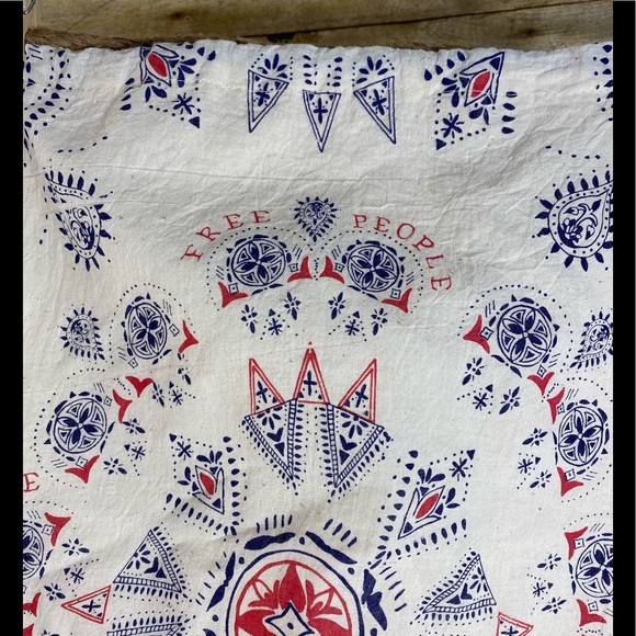 💚3/20$5/25💚FREE PEOPLE LARGE CANVAS DUST BAG UEC - Picture 3 of 9